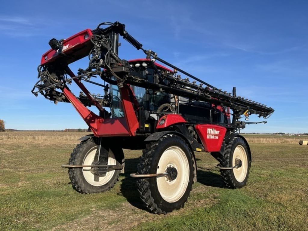 2020 Miller Nitro 7310 Equipment Image0