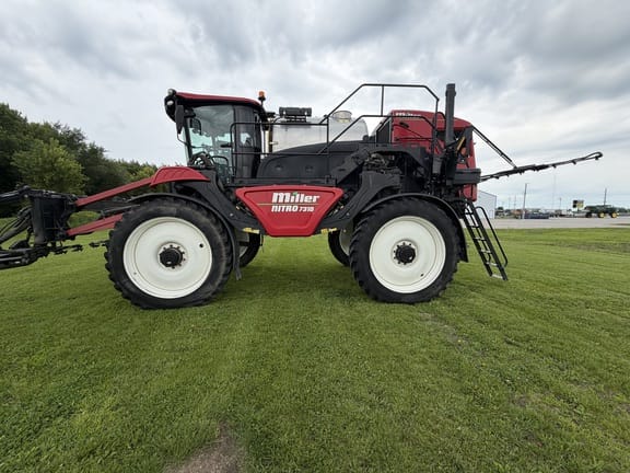 2020 Miller Nitro 7310 Equipment Image0