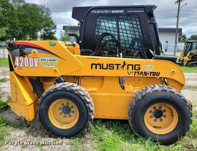 Image of Mustang 4200V equipment image 3
