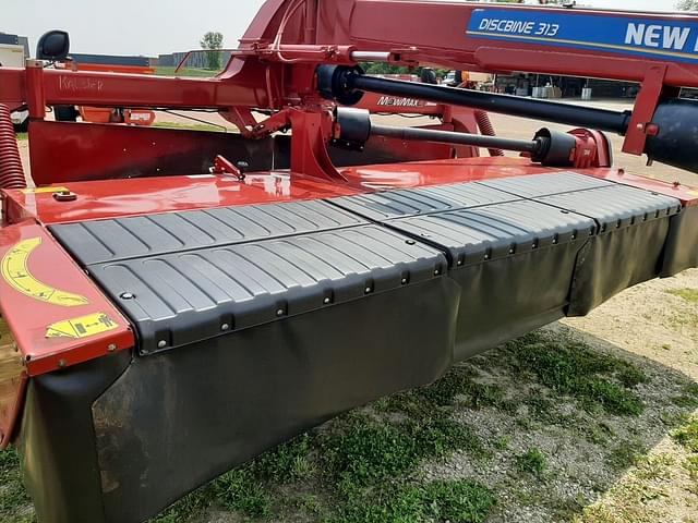 Image of New Holland 313 equipment image 1