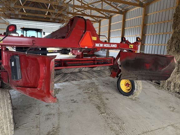 2020 New Holland 316 Equipment Image0