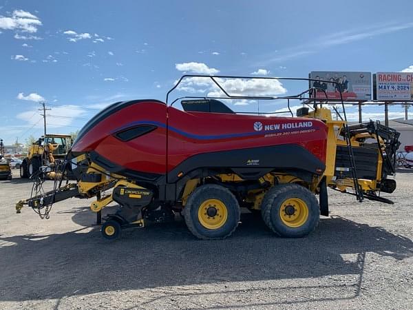 Image of New Holland Big Baler 340 equipment image 1