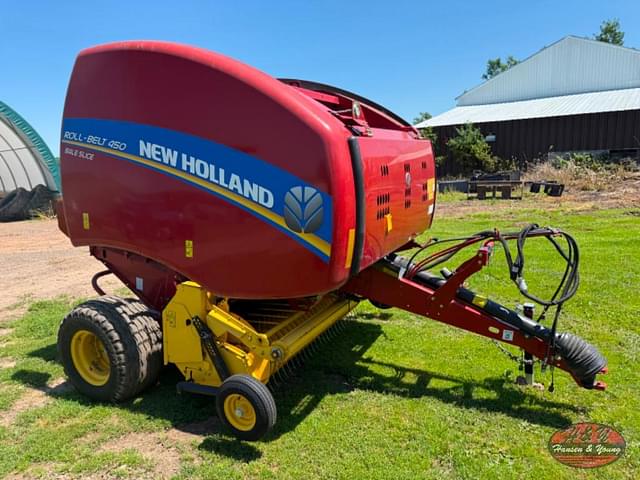 Image of New Holland RB450 equipment image 2