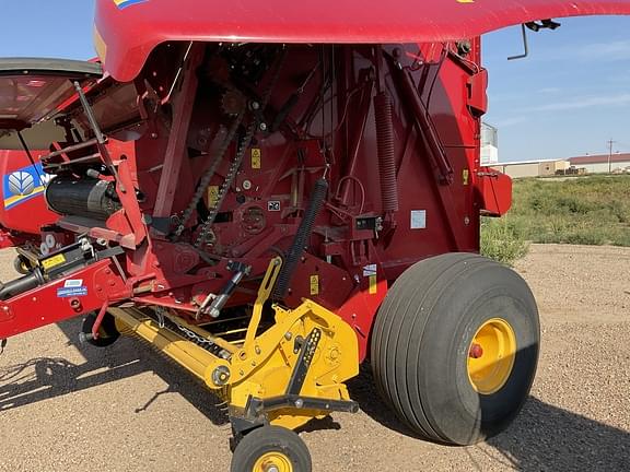 Image of New Holland RB560 Specialty Crop Plus equipment image 1