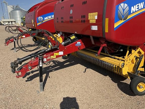 Image of New Holland RB560 Specialty Crop Plus equipment image 2