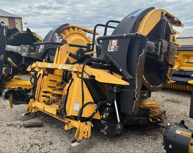 Image of New Holland 600BFI equipment image 4