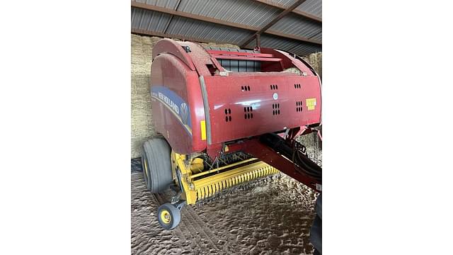 Image of New Holland RB560 Specialty Crop equipment image 1