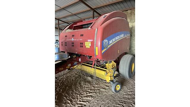 Image of New Holland RB560 Specialty Crop equipment image 1