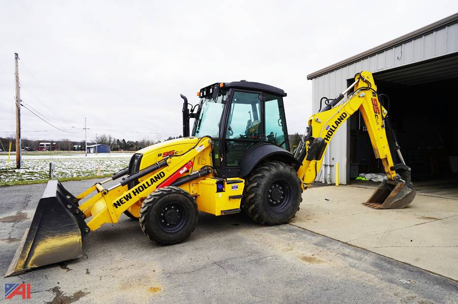 Main image New Holland B95C
