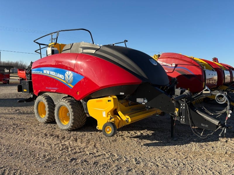 2020 New Holland Big Baler 340 Plus Equipment Image0