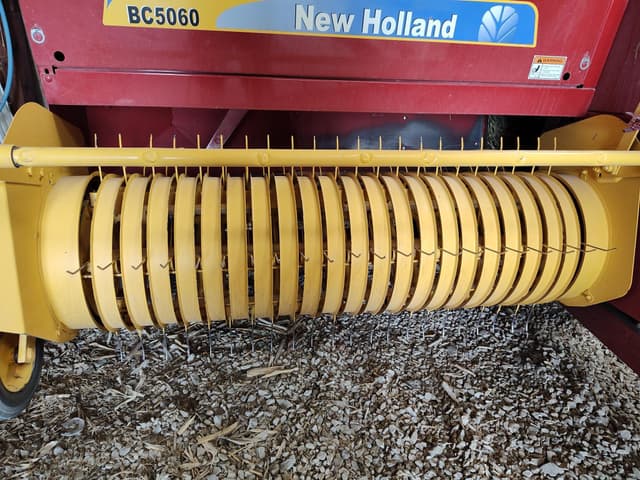 Image of New Holland BC5060 equipment image 3