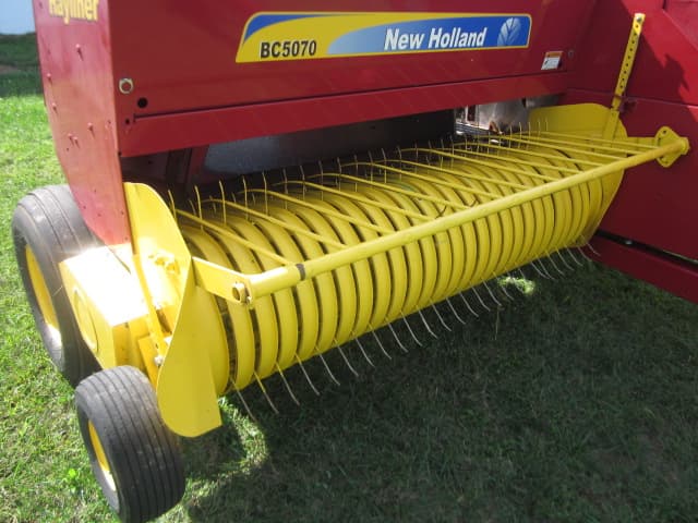 Image of New Holland BC5070 equipment image 2