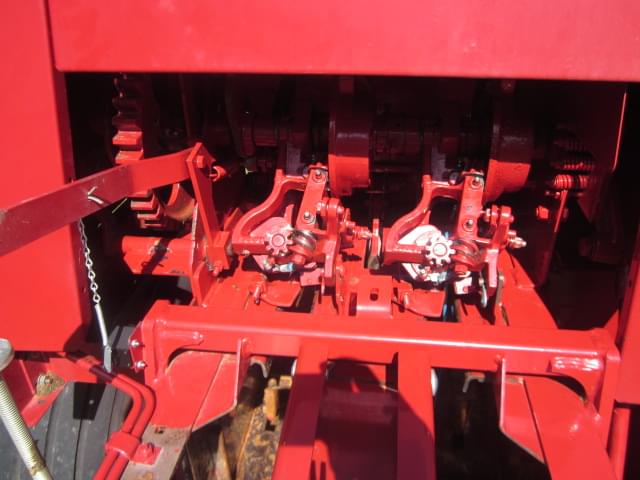 Image of New Holland BC5070 equipment image 3
