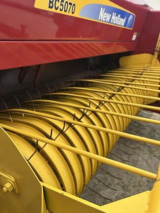 Image of New Holland BC5070 equipment image 3