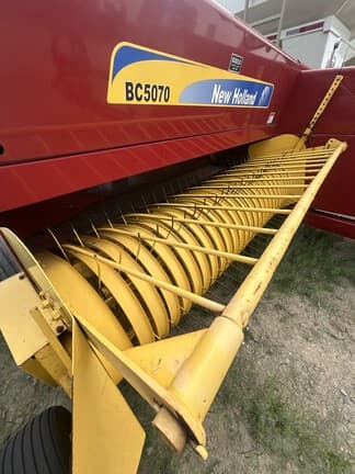 Image of New Holland BC5070 equipment image 4