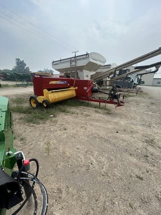 Image of New Holland BC5070 equipment image 3