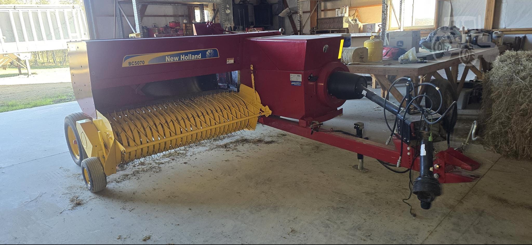 2020 New Holland BC5070 Equipment Image0