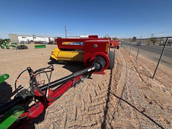 2020 New Holland BC5070 Equipment Image0