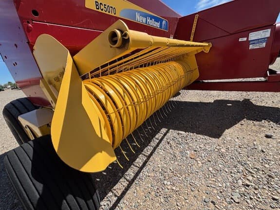 Image of New Holland BC5070 equipment image 4