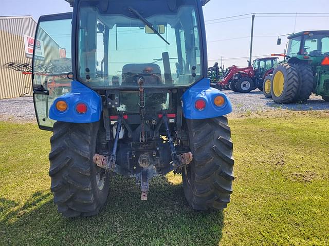 Image of New Holland Boomer 55 equipment image 2