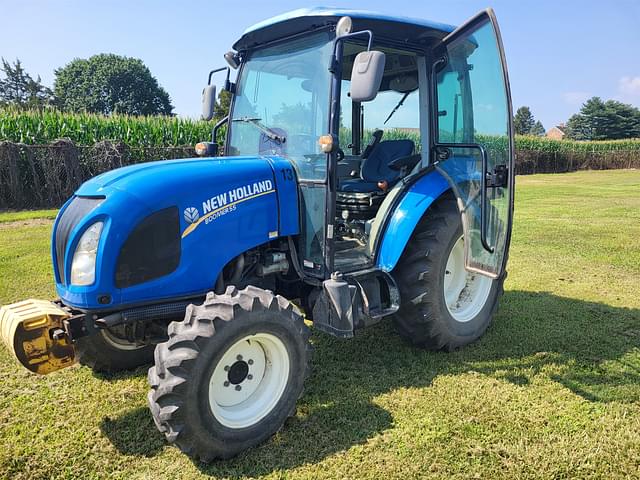 Image of New Holland Boomer 55 equipment image 4