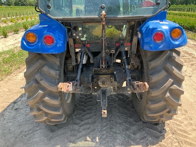 Image of New Holland Boomer 55 equipment image 4