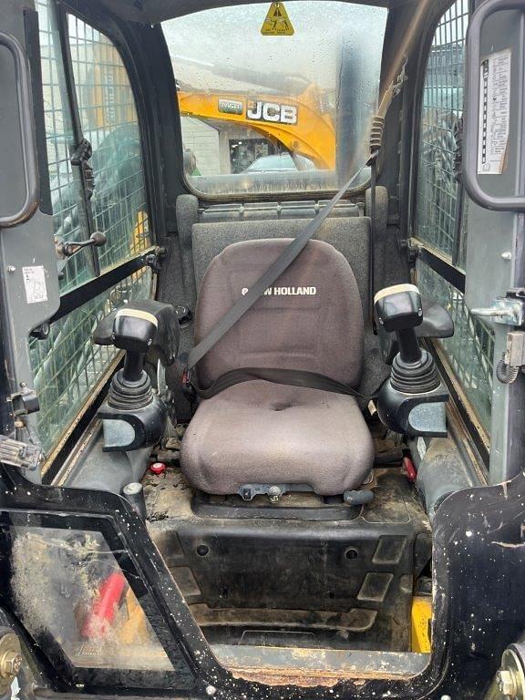 Image of New Holland C232 equipment image 4