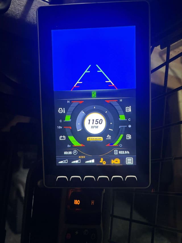 Image of New Holland C334 equipment image 4