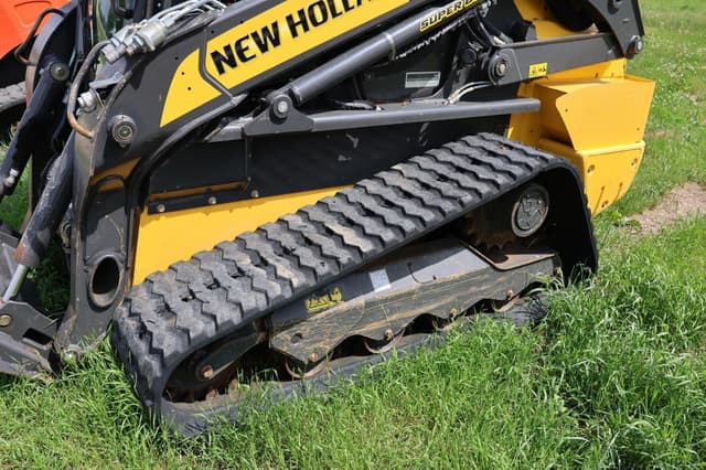 Image of New Holland C337 equipment image 4