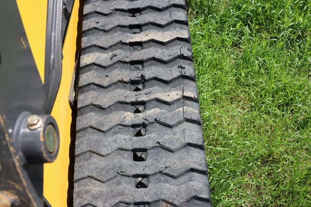 Image of New Holland C337 equipment image 4