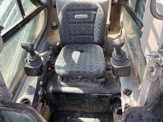 Image of New Holland C345 equipment image 4