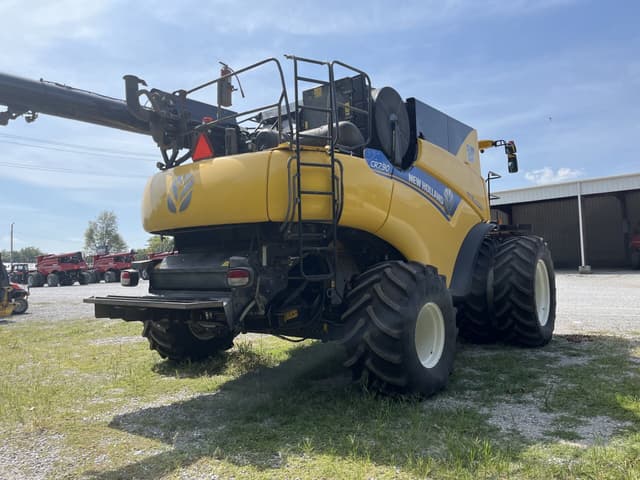 Image of New Holland CR7.90 equipment image 2