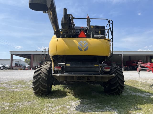 Image of New Holland CR7.90 equipment image 4