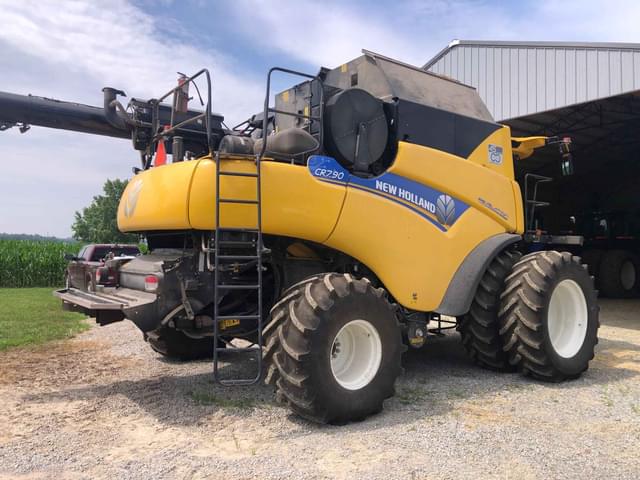 Image of New Holland CR7.90 equipment image 1
