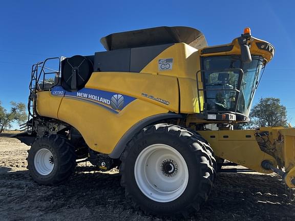 Image of New Holland CR7.90 equipment image 1