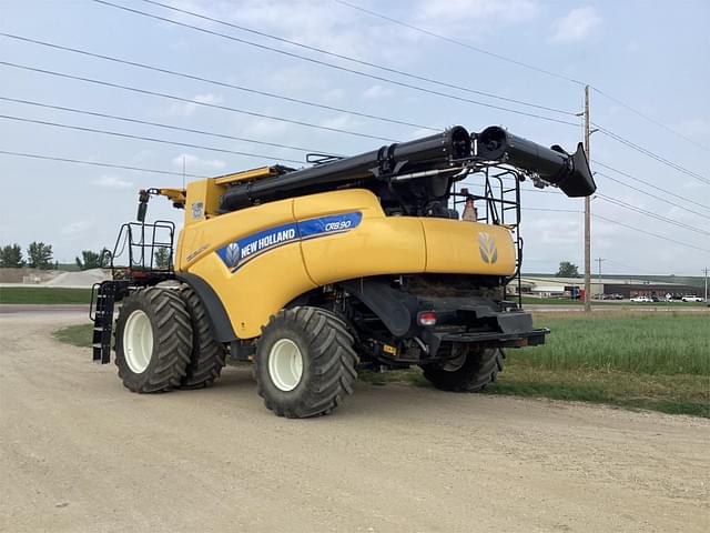 Image of New Holland CR8.90 equipment image 3