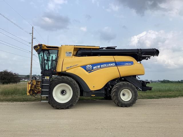 Image of New Holland CR8.90 equipment image 1