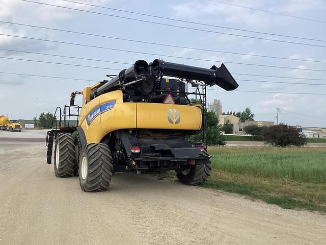 Image of New Holland CR8.90 equipment image 4