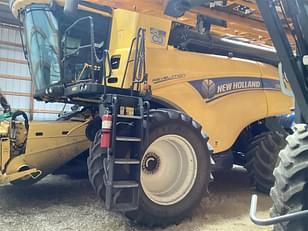 Main image New Holland CR8.90 1