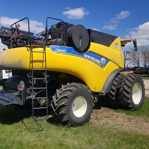 Image of New Holland CR8.90 equipment image 3