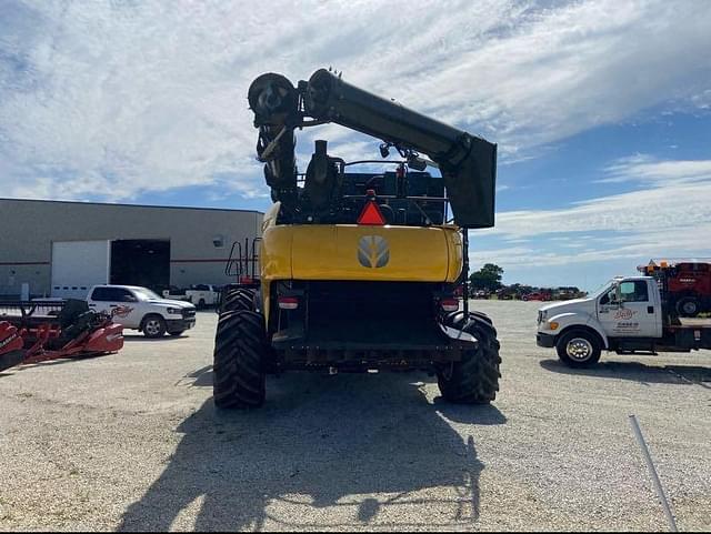 Image of New Holland CR8.90 equipment image 3