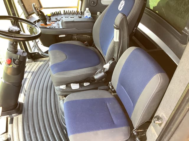 Image of New Holland CR8.90 equipment image 3