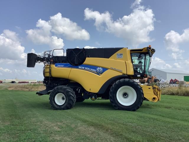 Image of New Holland CR8.90 equipment image 1