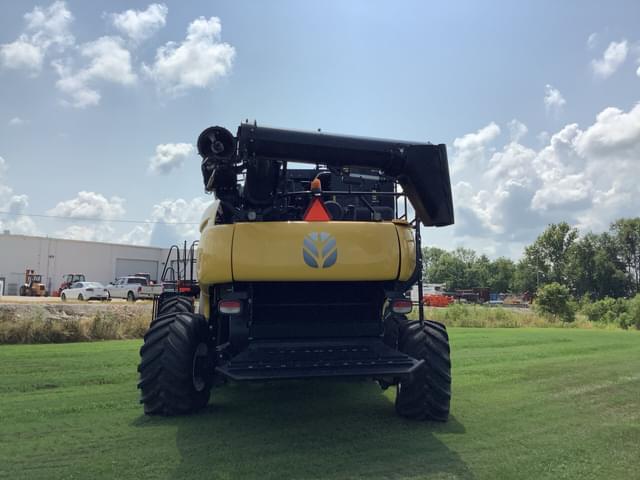 Image of New Holland CR8.90 equipment image 3
