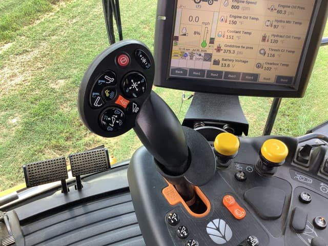 Image of New Holland CR8.90 equipment image 2