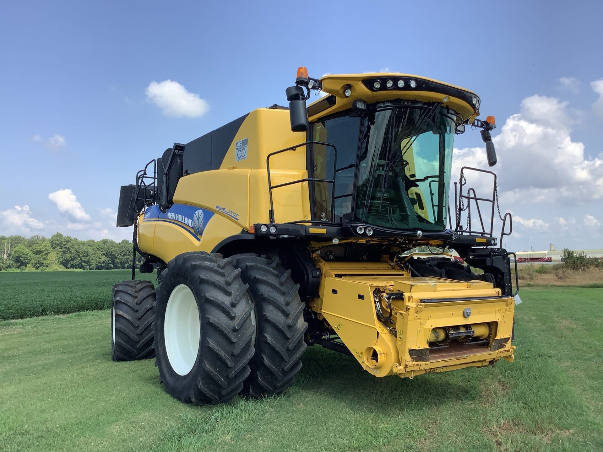 2020 New Holland CR8.90 Equipment Image0