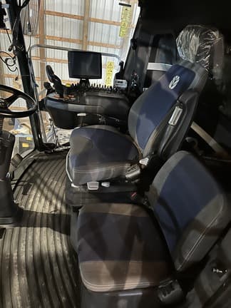 Image of New Holland CR8.90 equipment image 2