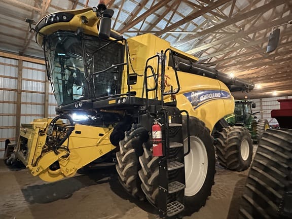 2020 New Holland CR8.90 Equipment Image0