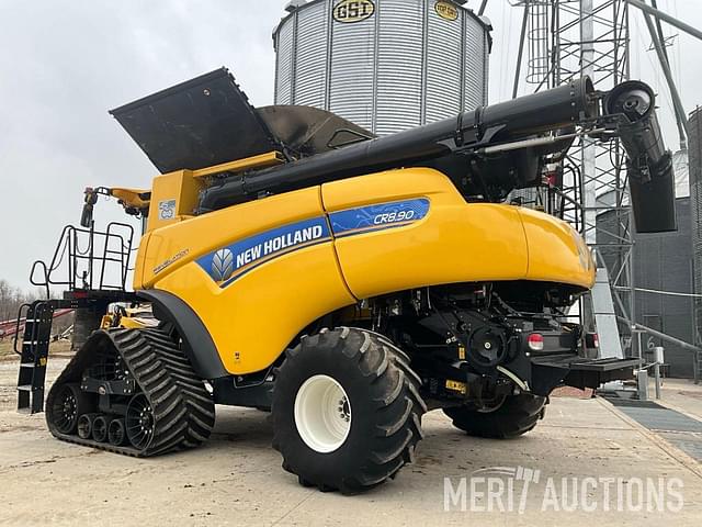 Image of New Holland CR8.90 equipment image 2