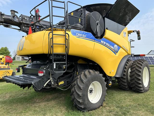 Image of New Holland CR8.90 equipment image 3